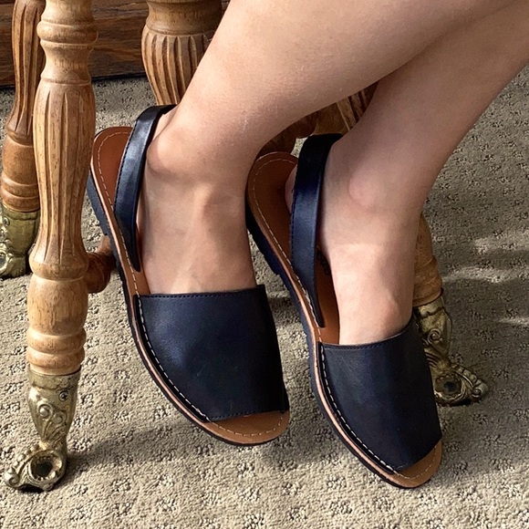 DIRTY LAUNDRY SANDALS - Picture 3 of 7